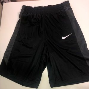 NIKE BOYS BASKETBALL SHORTS